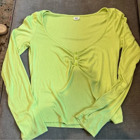 Aritzia Sunday Best long sleeve - Picture 5 of 6